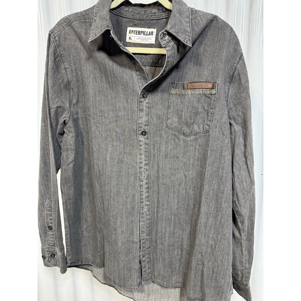 Caterpillar NWT Men's Button Down Grey Caterpillar Leather Logo Men’s XL